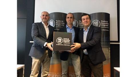 Miguel Sánchez, Ángel Campo y Joan Solans tras la presentación de PRO Services