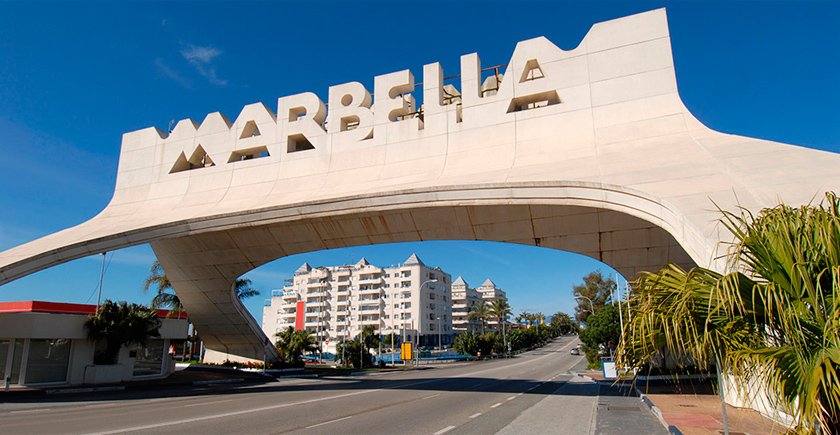 Entrada a la ciudad de Marbella (Málaga).