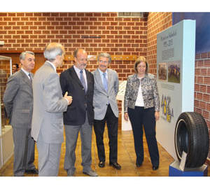 Inauguración de la exposición sobre la planta de producción de Michelin en Valladolid