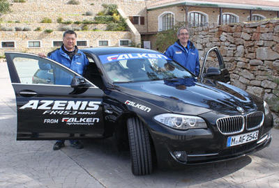 Isamu Ishida, director general de Falken Tire Europa, y Carlos Viñas, director de Iberia. 